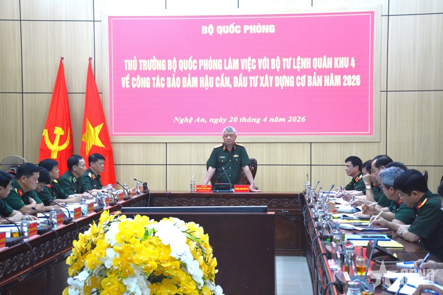 Thượng tướng Nguyễn Quang Ngọc làm việc với Quân khu 4 về công tác quân sự, quốc phòng, bảo đảm hậu cần, đầu tư xây dựng cơ bản